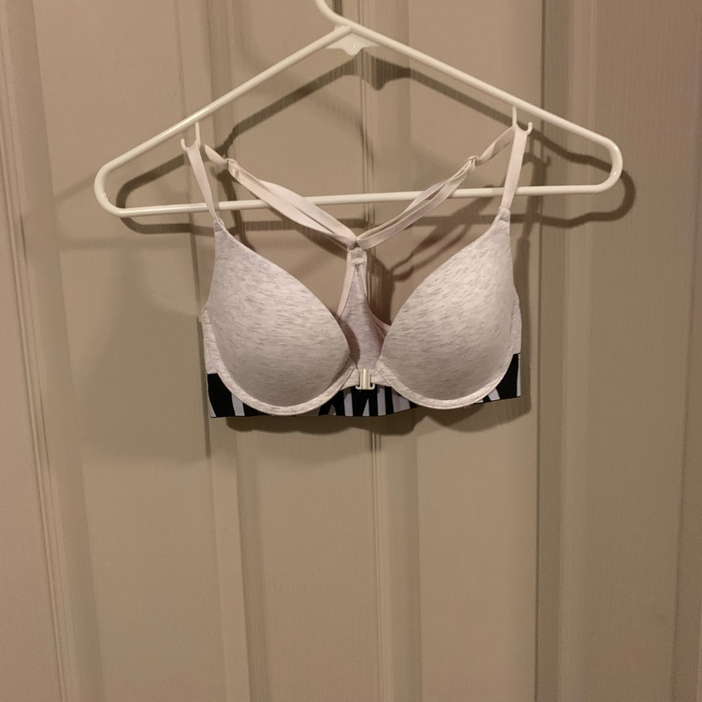 Victoria Secret Pink bra 32C Push Up.